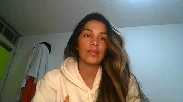 Juanabrunette7's Live XXX Chat