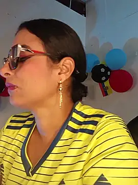 Alizon_1 Adlı Modelin Canlı XXX Sohbeti