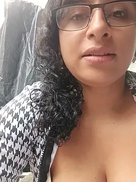 Alizon_1 লাইভ XXX চ্যাট