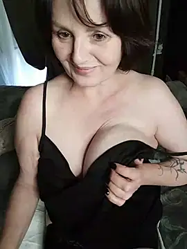 Edelweiss8888's Live XXX Chat