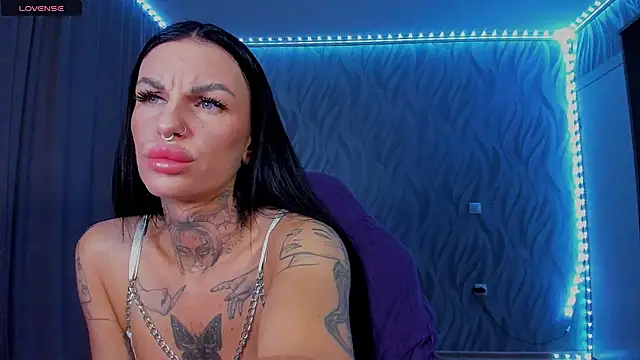Chat +18 de angel_devil_forever ao vivo