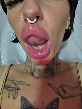 Chat XXX en directo de angel_devil_forever