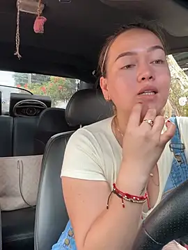 Show modela Danielavegax na web-kameri