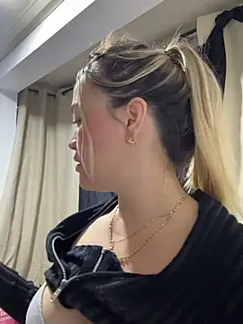 Danielavegax Show in webcam
