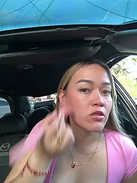 Show modela Danielavegax na web-kameri