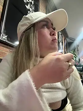 Show modela Danielavegax na web-kameri