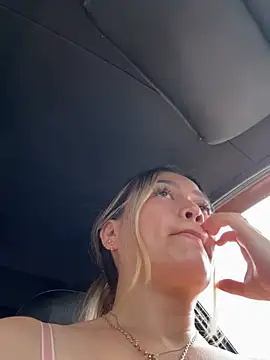 Danielavegax Show in webcam