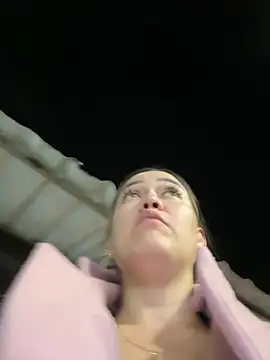 Danielavegax: διαδικτυακό σόου στην κάμερα