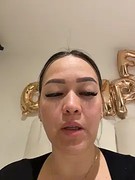 Show modela Danielavegax na web-kameri