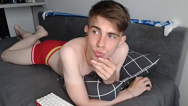 Student_Oliver's Webcam Show