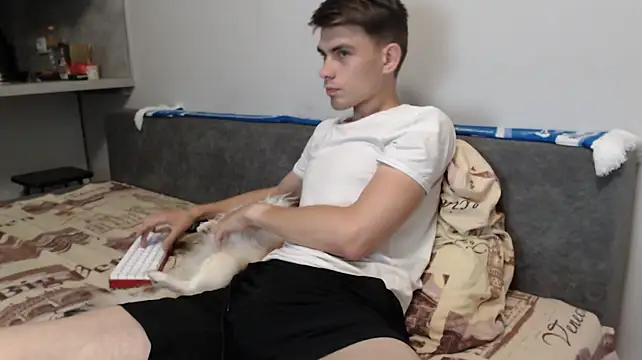 Student_Oliver: вебкам-шоу
