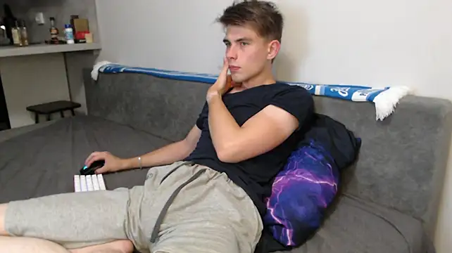 Student_Oliver webcam show