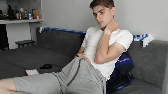 Show modela Student_Oliver na web-kameri