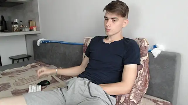 Student_Oliver: вебкам-шоу