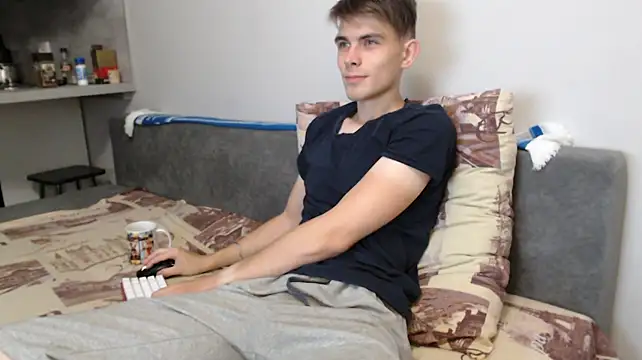 Student_Oliver: вебкам-шоу