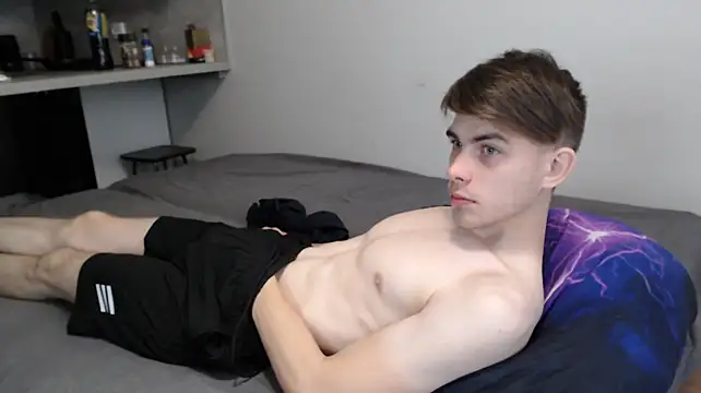 Pokazy przed kamerką – Student_Oliver