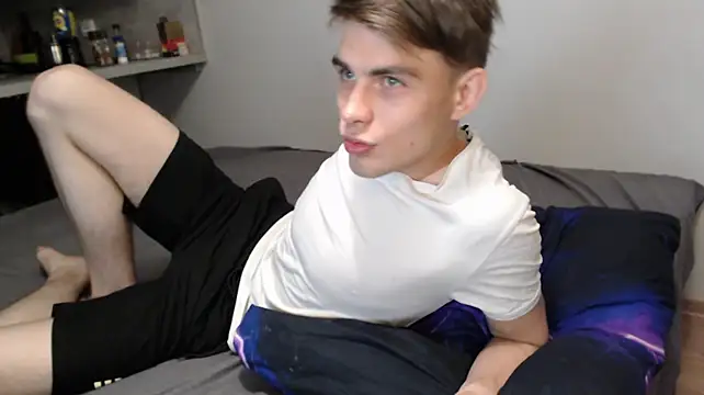 Show modela Student_Oliver na web-kameri