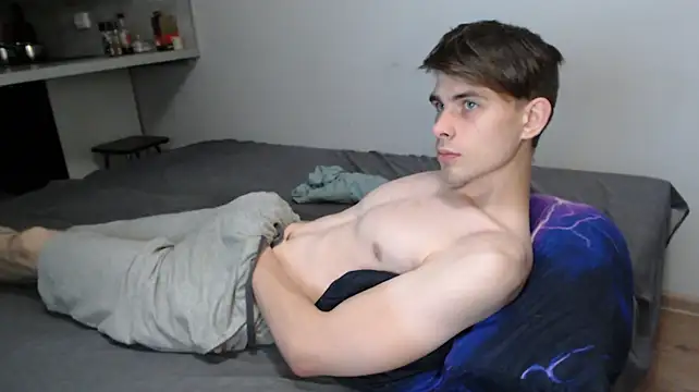 Student_Oliver Show in webcam