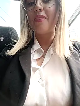 Katy__A Chat XXX in diretta