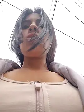 Show modela Astrid-- na web-kameri