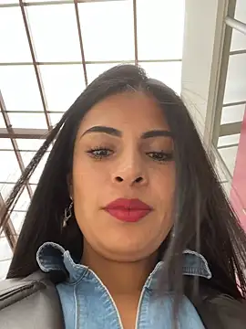 Astrid--: вебкам-шоу