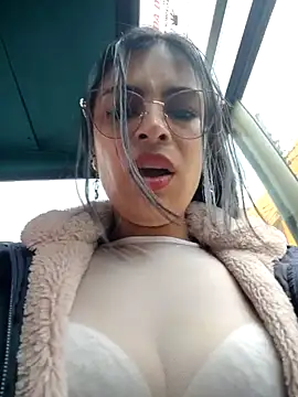 Show modela Astrid-- na web-kameri