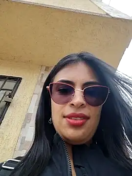 Astrid-- Live Chatraum
