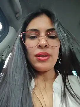 Astrid-- Pertunjukan Webcam