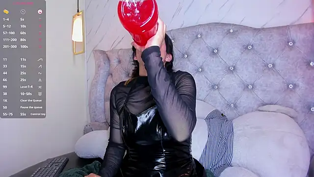 Онлайн чат XXX Alice_Laurentt