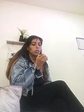 Alice_Laurentt Chat XXX in diretta