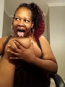 bustylisa1983 Webcam-Show