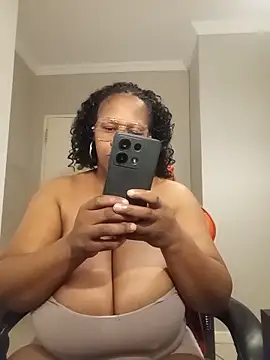 bustylisa1983's Webcam Show