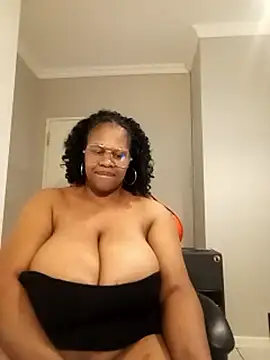 bustylisa1983's Webcam Show