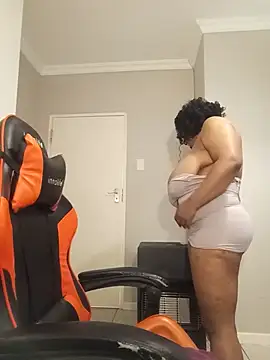bustylisa1983's Live XXX Chat