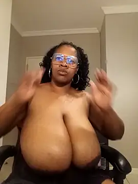 bustylisa1983's Live XXX Chat