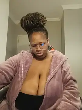 bustylisa1983's Webcam Show
