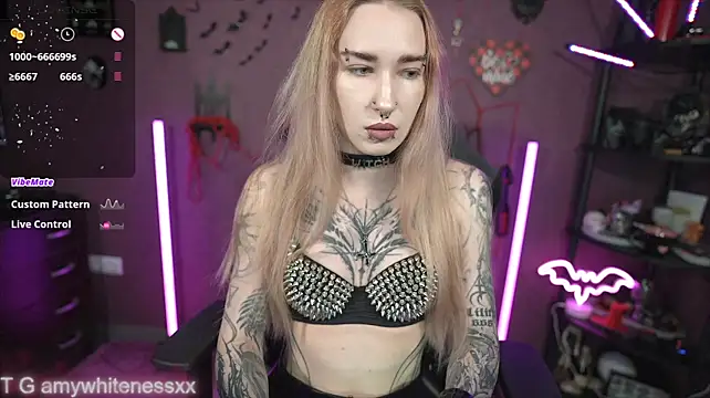 amywhitenessxx's Webcam Show