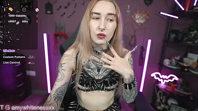amywhitenessxx's Webcam Show