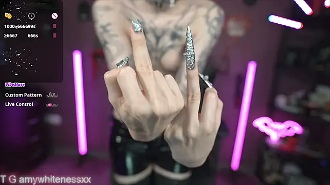 Webkamerová show amywhitenessxx