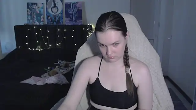 Little_flowers Chat XXX in diretta