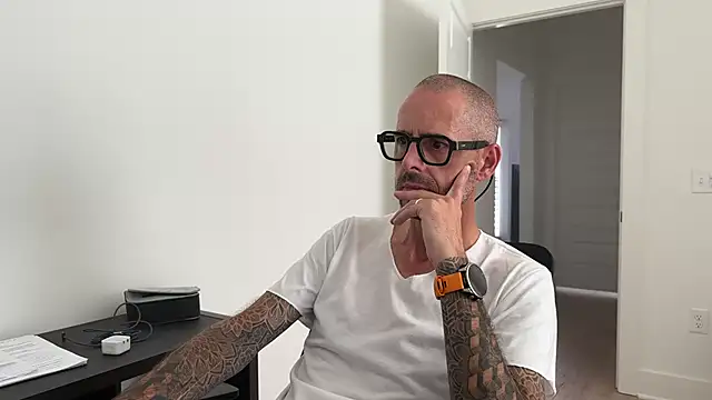 0xTGx0n Live XXX chat