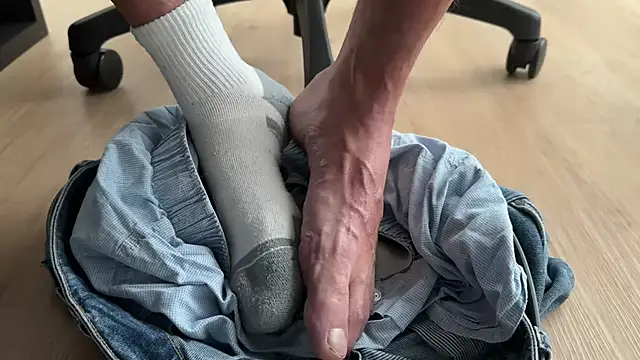 X_The_Naughty_Bi_Xのウェブカメラショー