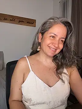 AVRAKEHDABRA Adlı Modelin Canlı XXX Sohbeti