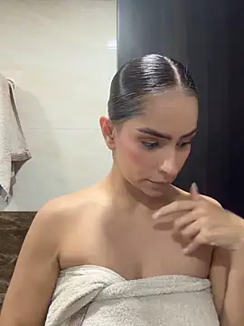 Živá chatovací místnost Mau_White