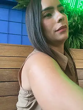 Mau_White Live chatroom
