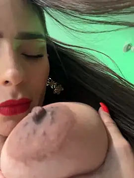 צ'אט XXX בשידור חי של Mau_White