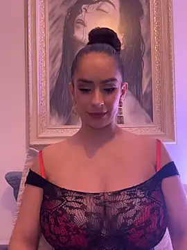 Mau_White Show in webcam