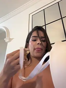 Mau_White Chat XXX live