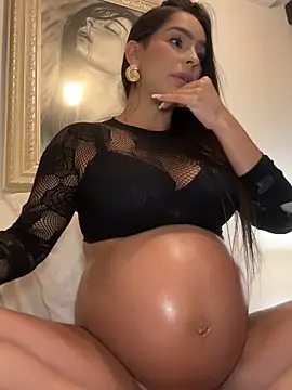 Mau_White Show in webcam