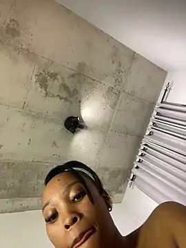 Mercedes_555's Webcam Show
